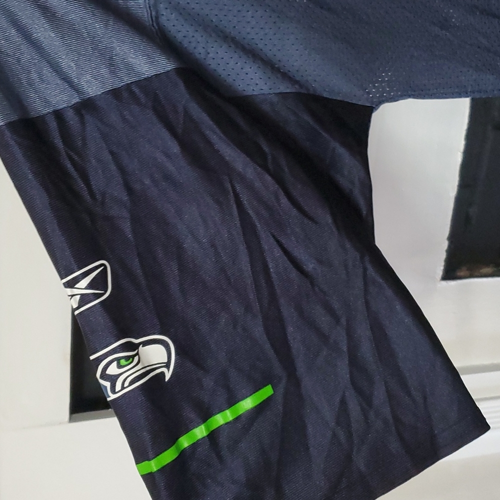Shaun Alexander Seahwks jersey - Picture 2 of 6